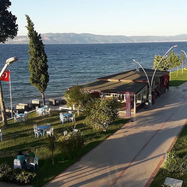 İZ CAFE